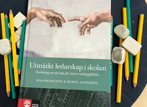 bok på skolbänk